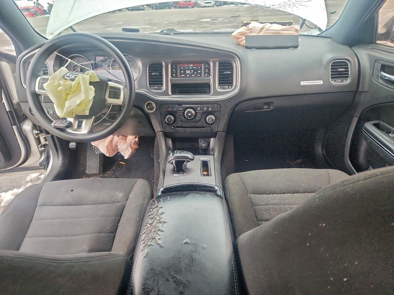 Dodge Charger Se Image 5