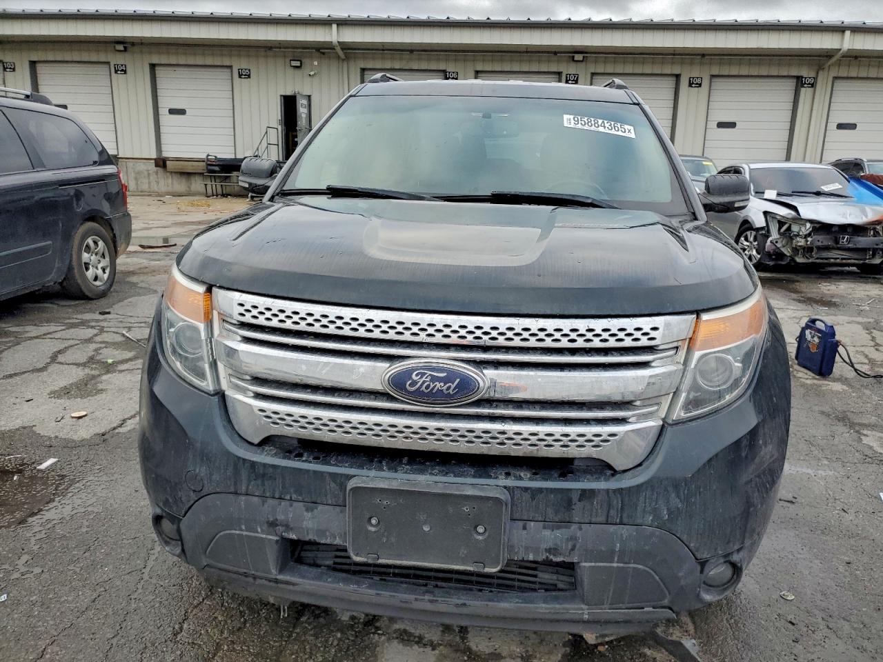 Ford Explorer Xlt Image 13