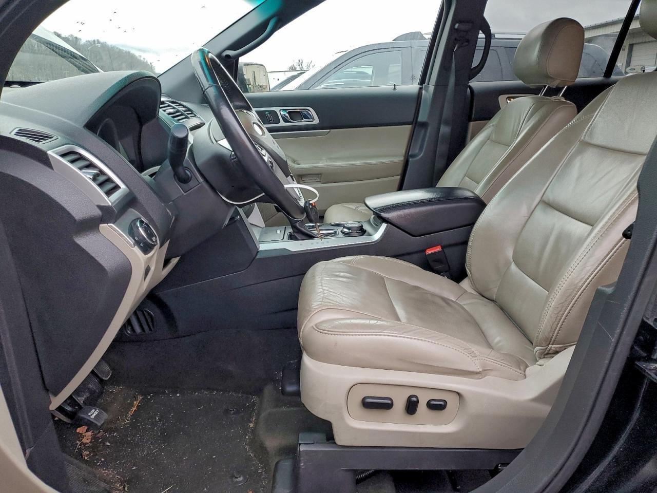 Ford Explorer Xlt Image 2