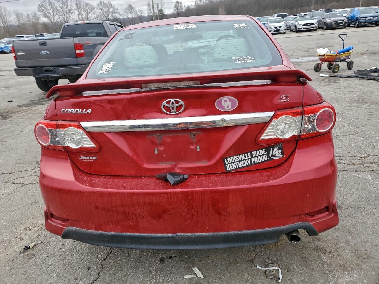 Toyota Corolla Base Image 2