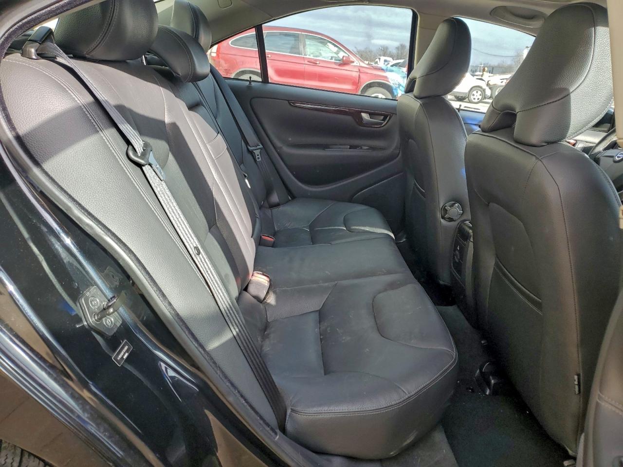 Volvo S60 2.5t Image 6