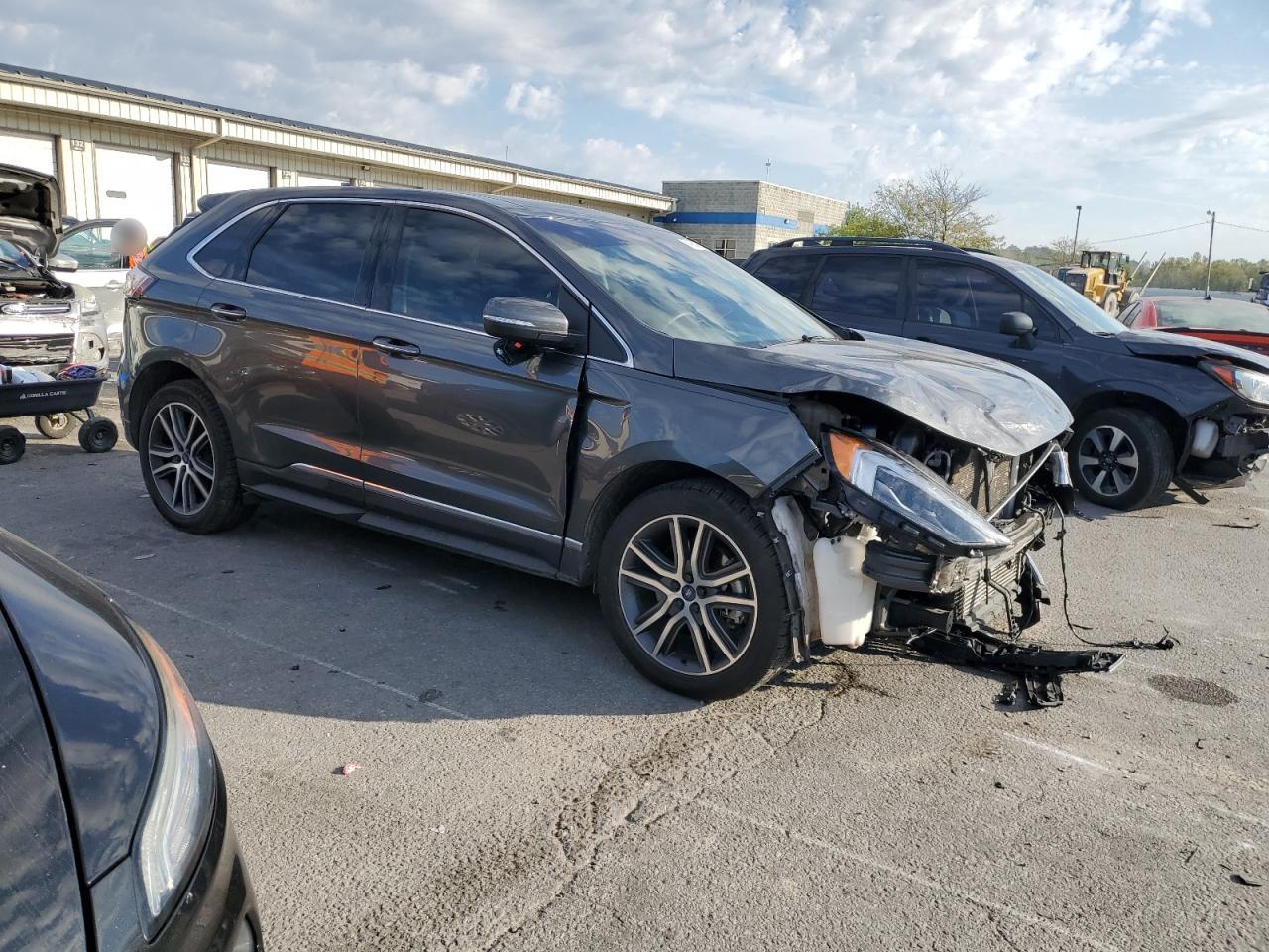 Ford Edge Titanium Image 12