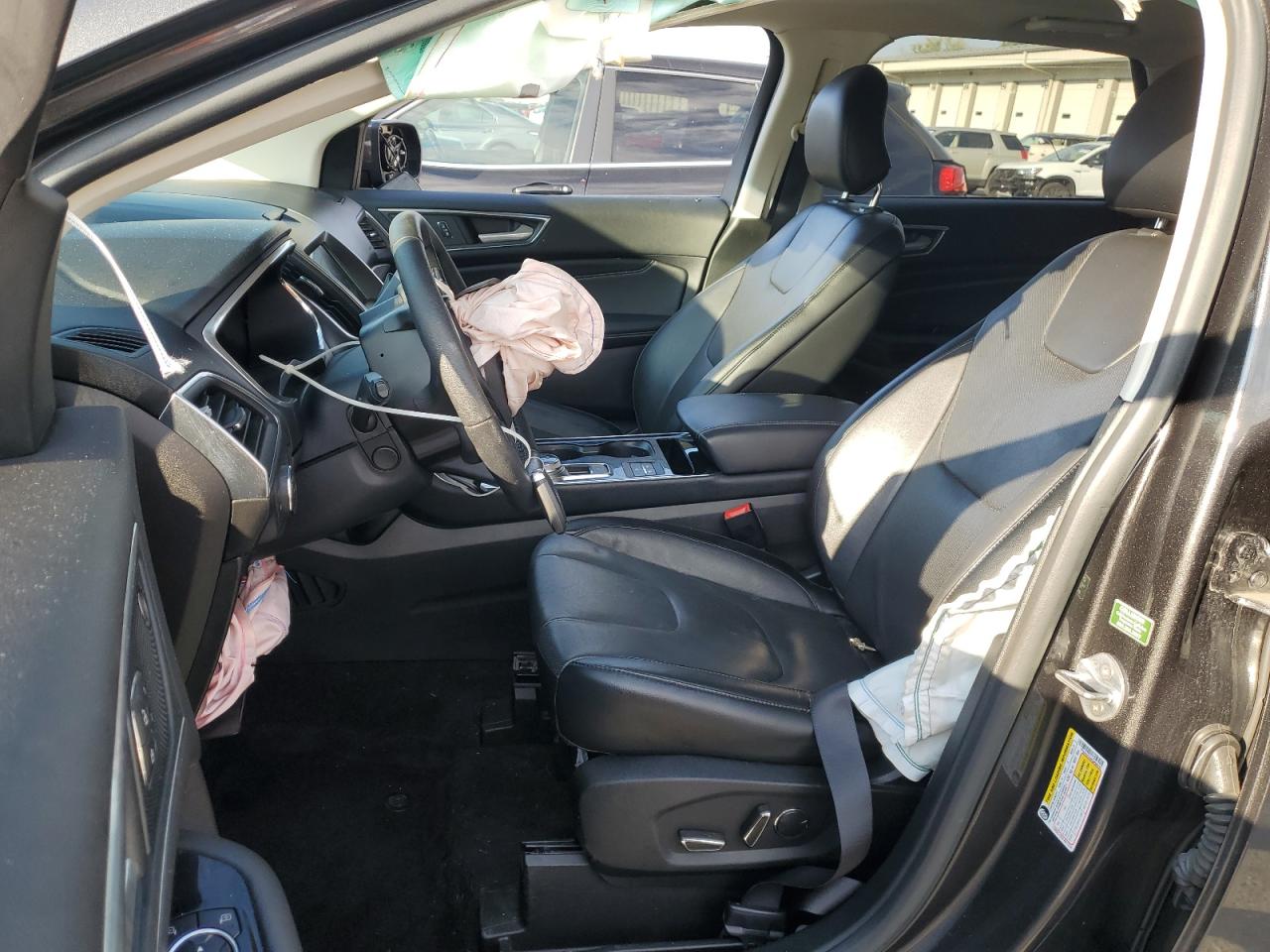 Ford Edge Titanium Image 3