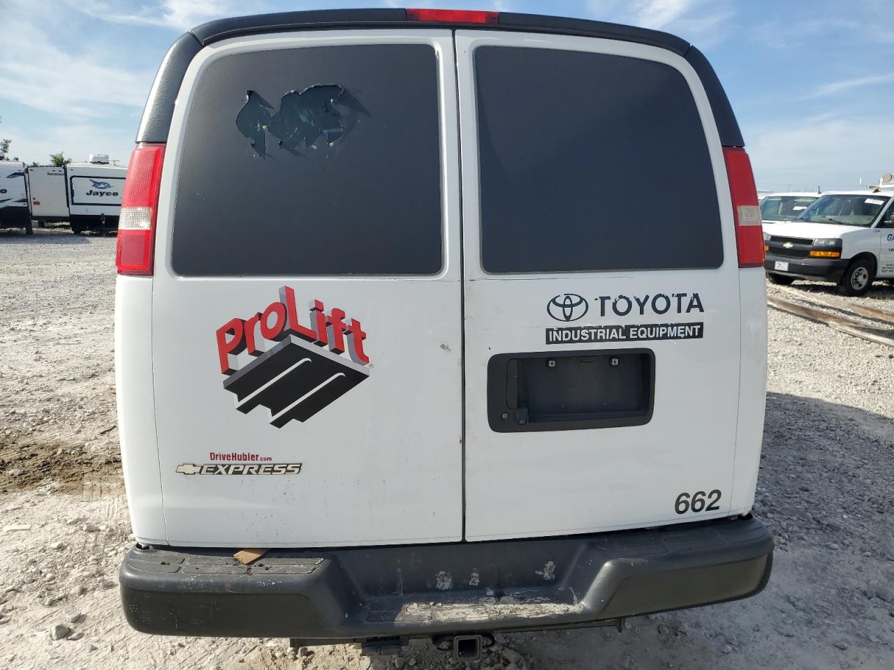 Chevrolet Express Image 7