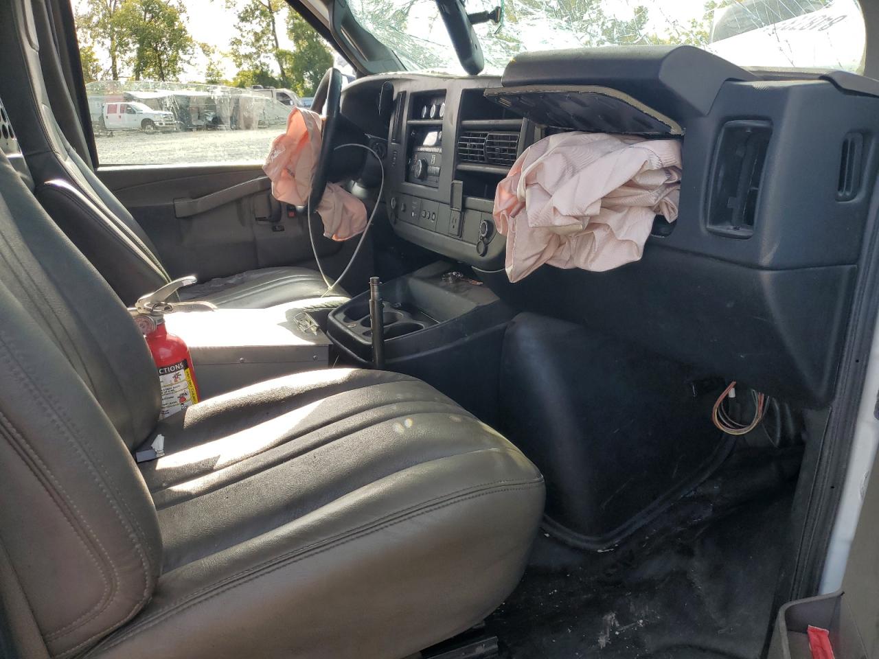 Chevrolet Express Image 8