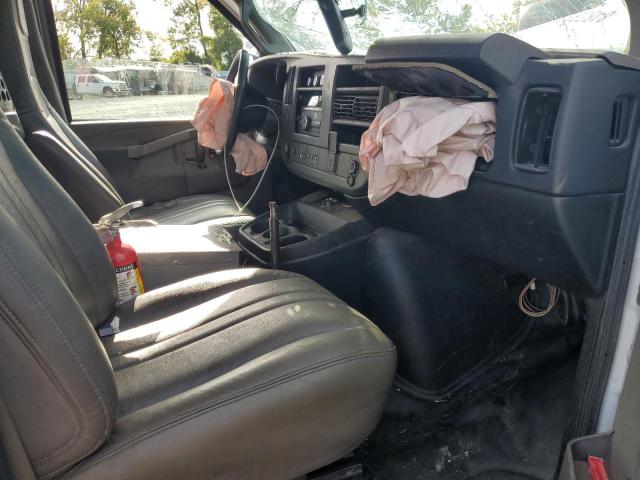 Chevrolet Express Image 8