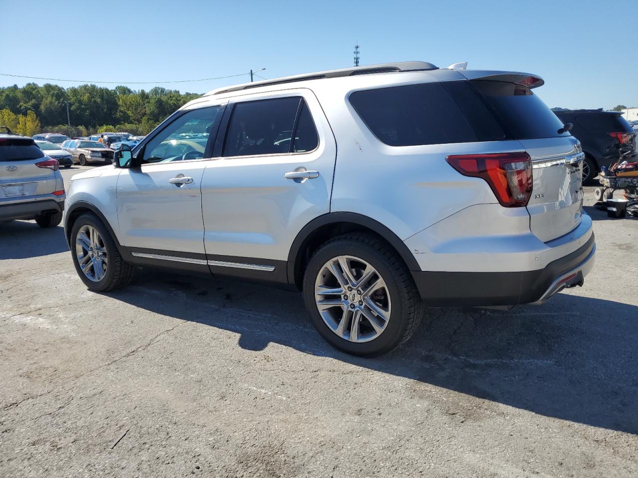 Ford Explorer Xlt Image 5