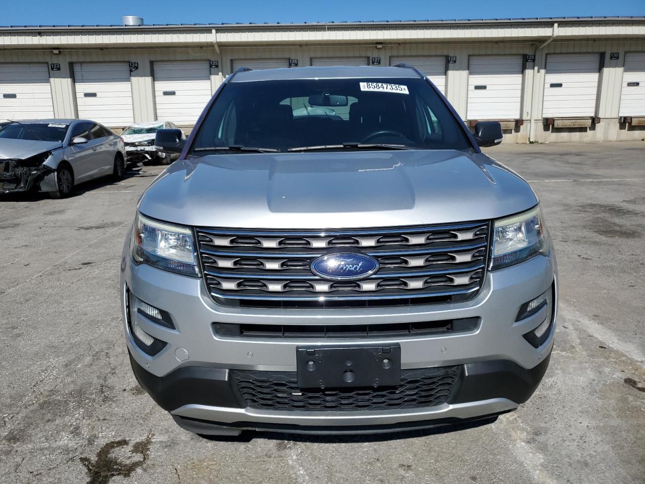 Ford Explorer Xlt Image 3