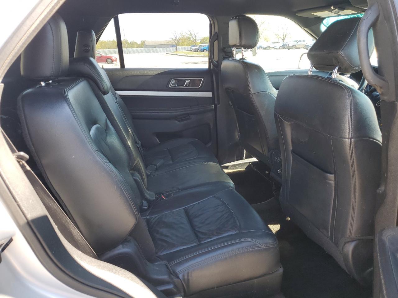 Ford Explorer Xlt Image 2