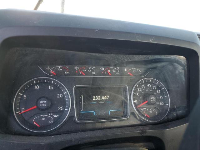 International Lt625 Image 3