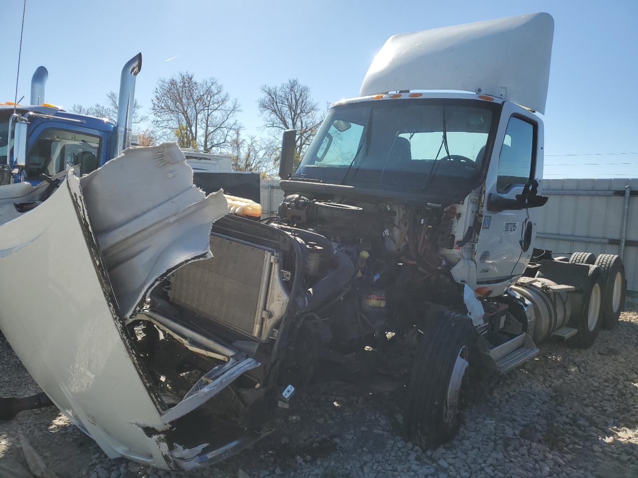 International Lt625 Image 10