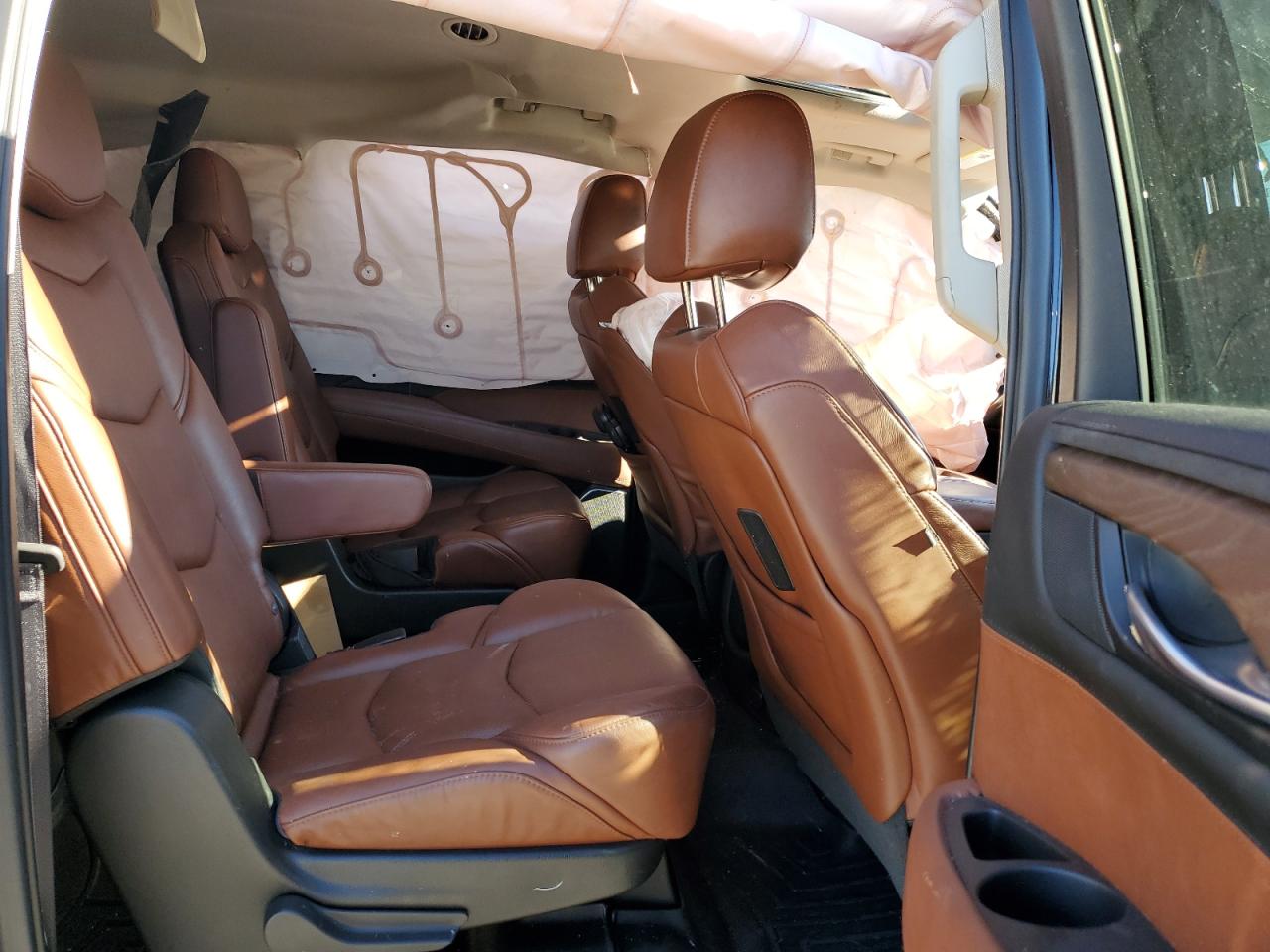 Cadillac Escalade Esv Premium Luxury Image 4