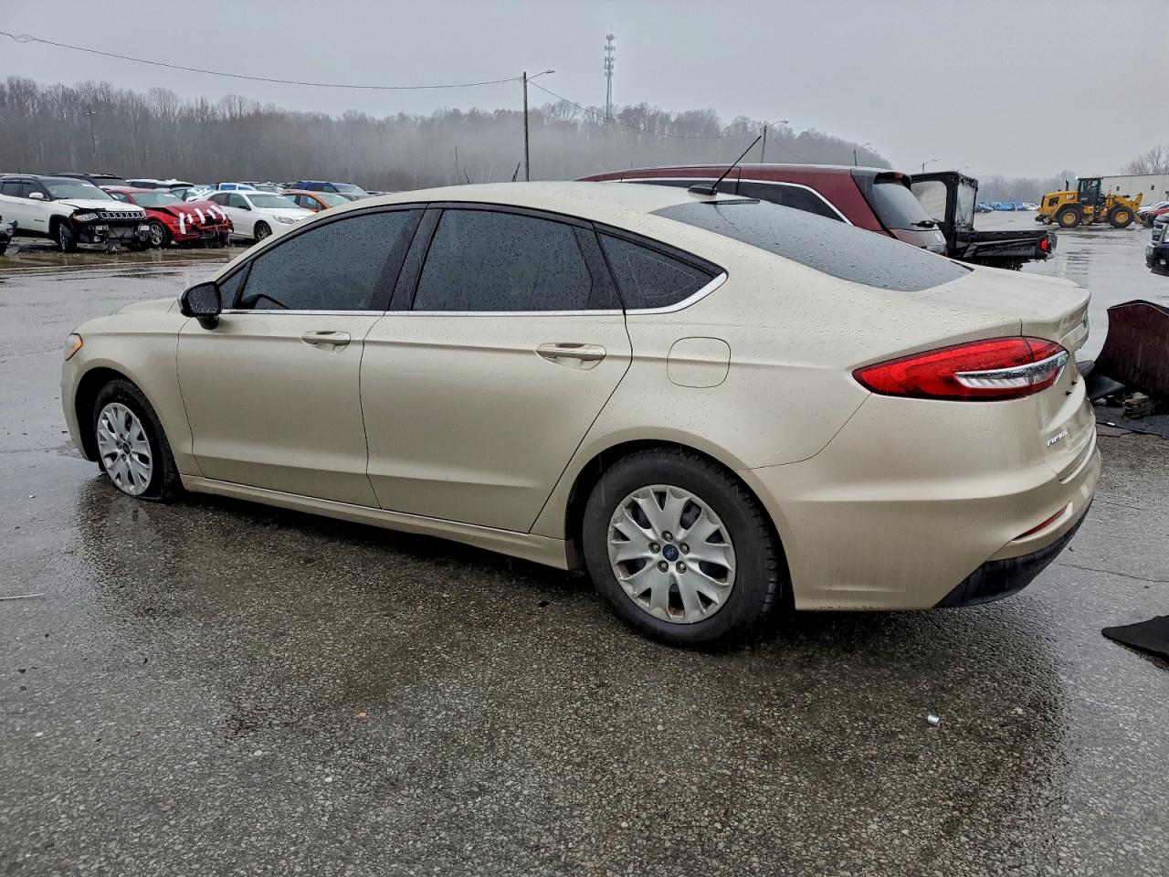 Ford Fusion S Image 9