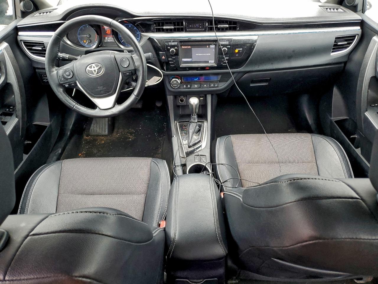 Toyota Corolla L Image 5