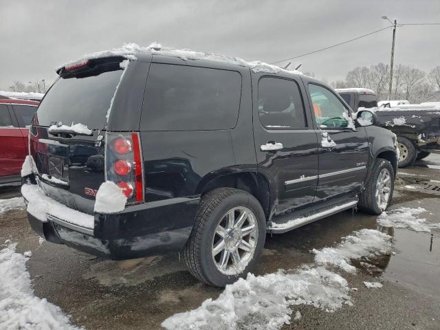 GMC Yukon Denali Image 7