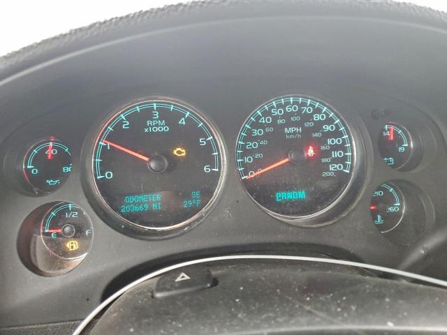 GMC Yukon Denali Image 3