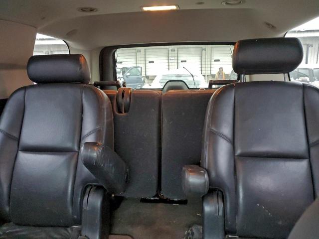 GMC Yukon Denali Image 10