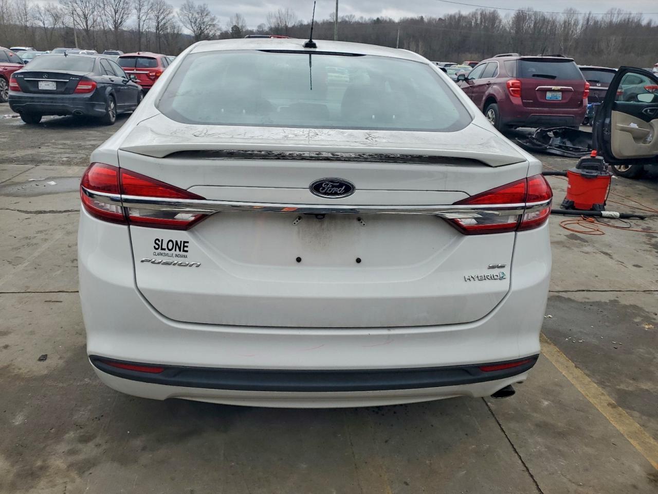 Ford Fusion Se Hybrid Image 13