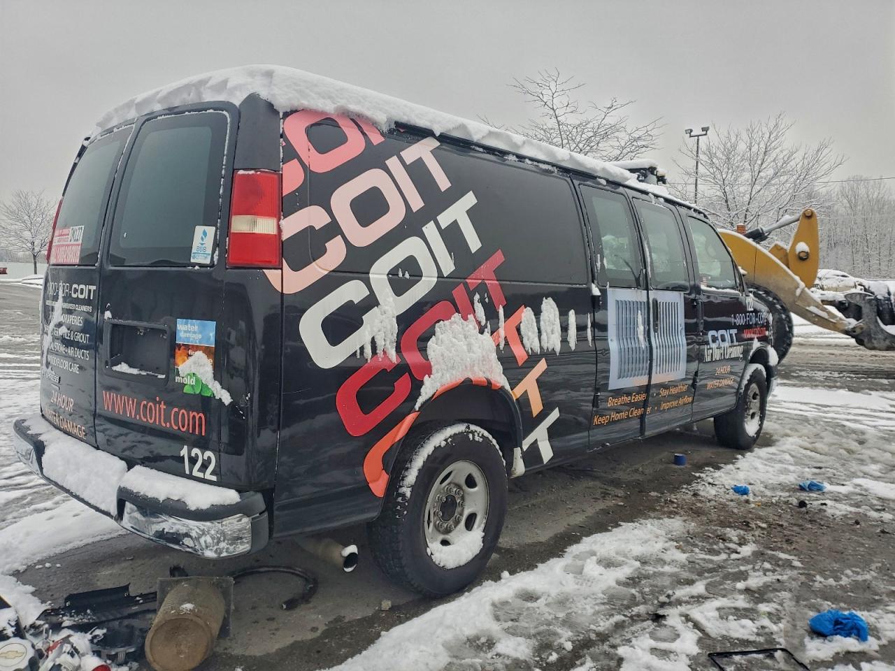 Chevrolet Express Image 2