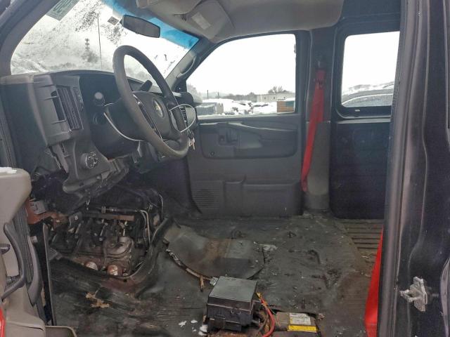 Chevrolet Express Image 13