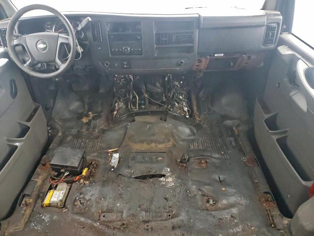 Chevrolet Express Image 6