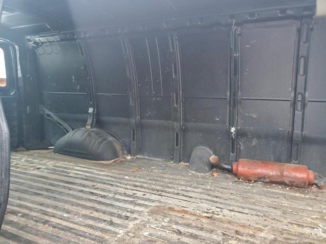 Chevrolet Express Image 8