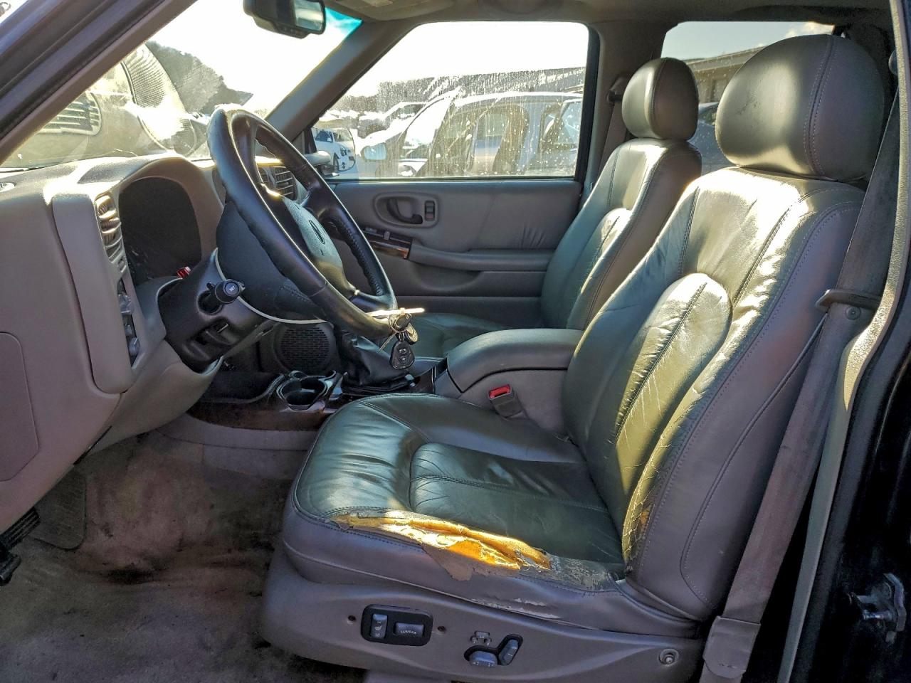 Oldsmobile Bravada Image 12