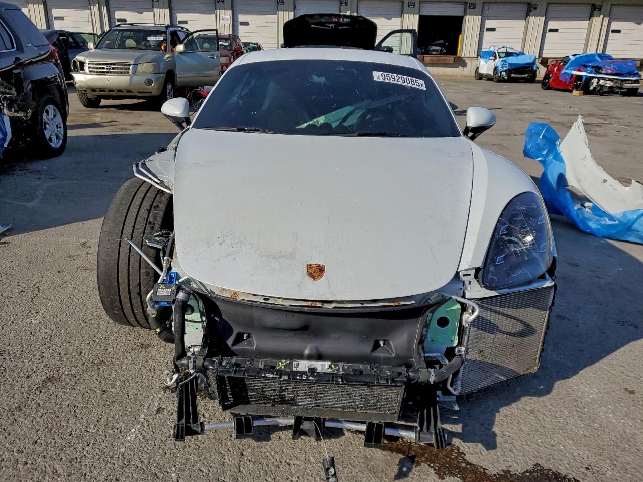 Porsche Cayman Gt4 Image 9