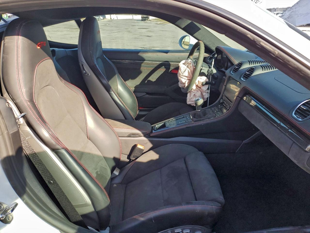 Porsche Cayman Gt4 Image 5