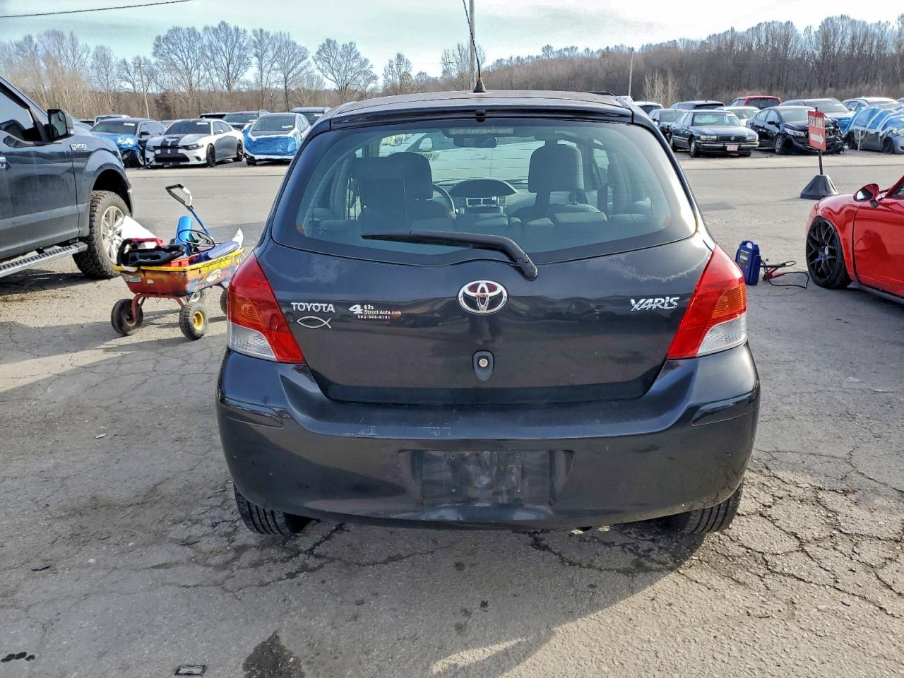 Toyota Yaris Image 10