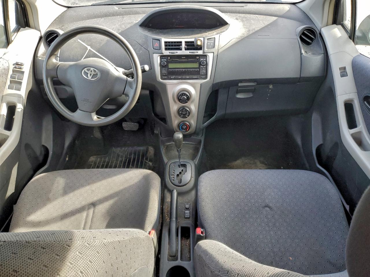 Toyota Yaris Image 9