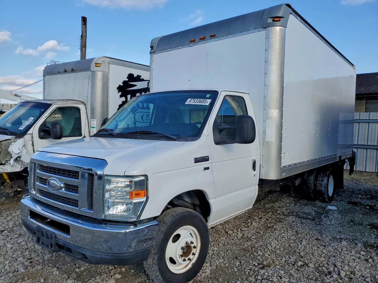 Ford Econoline E350 Super Duty Cutaway Van Image 1