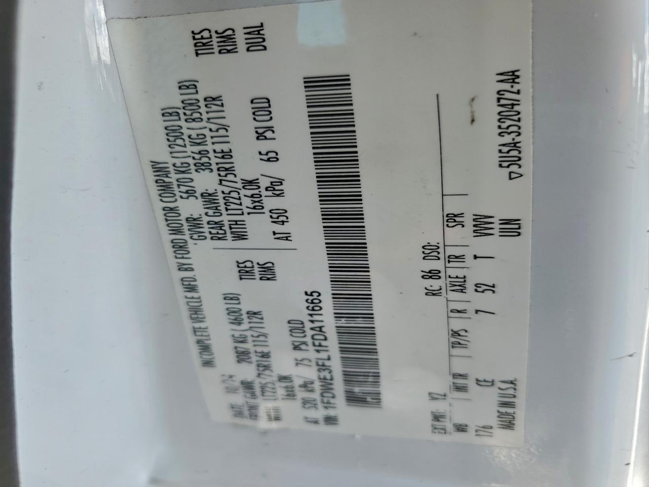 Ford Econoline E350 Super Duty Cutaway Van Image 4