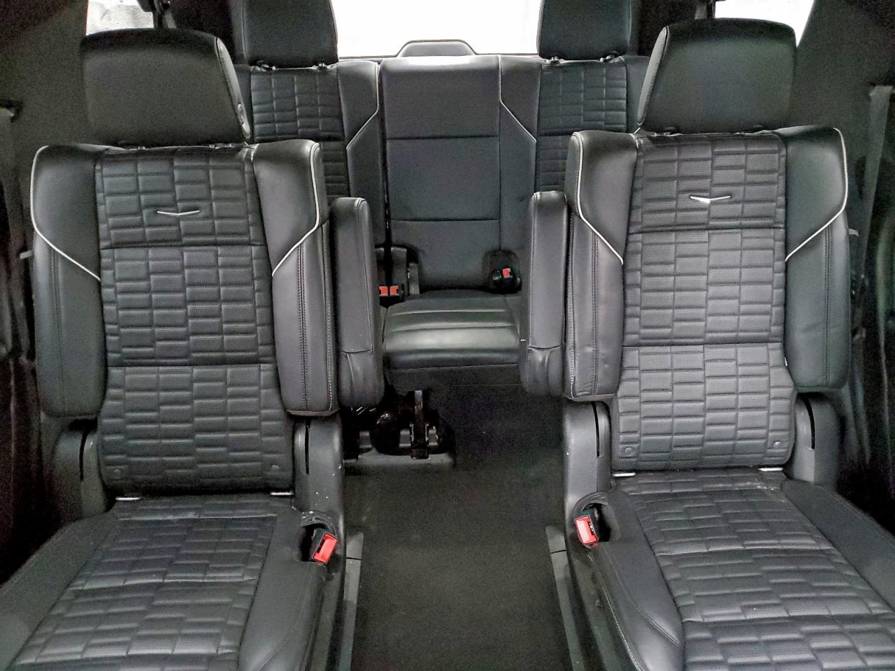 Cadillac Escalade Premium Luxury Platinum Image 9