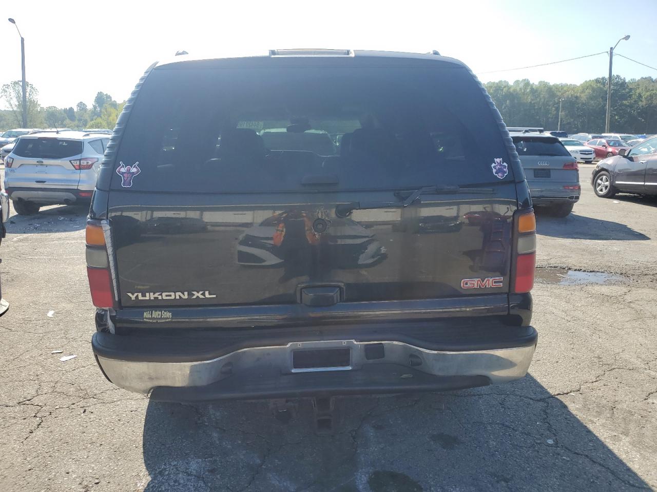 GMC Yukon K1500 Image 9