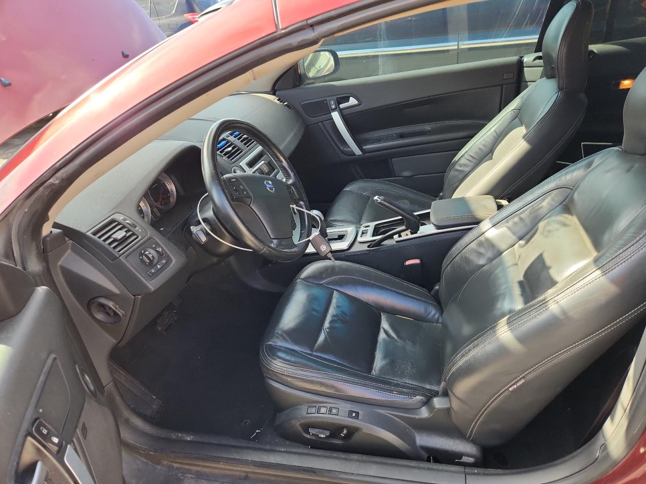 Volvo C70 T5 Image 4