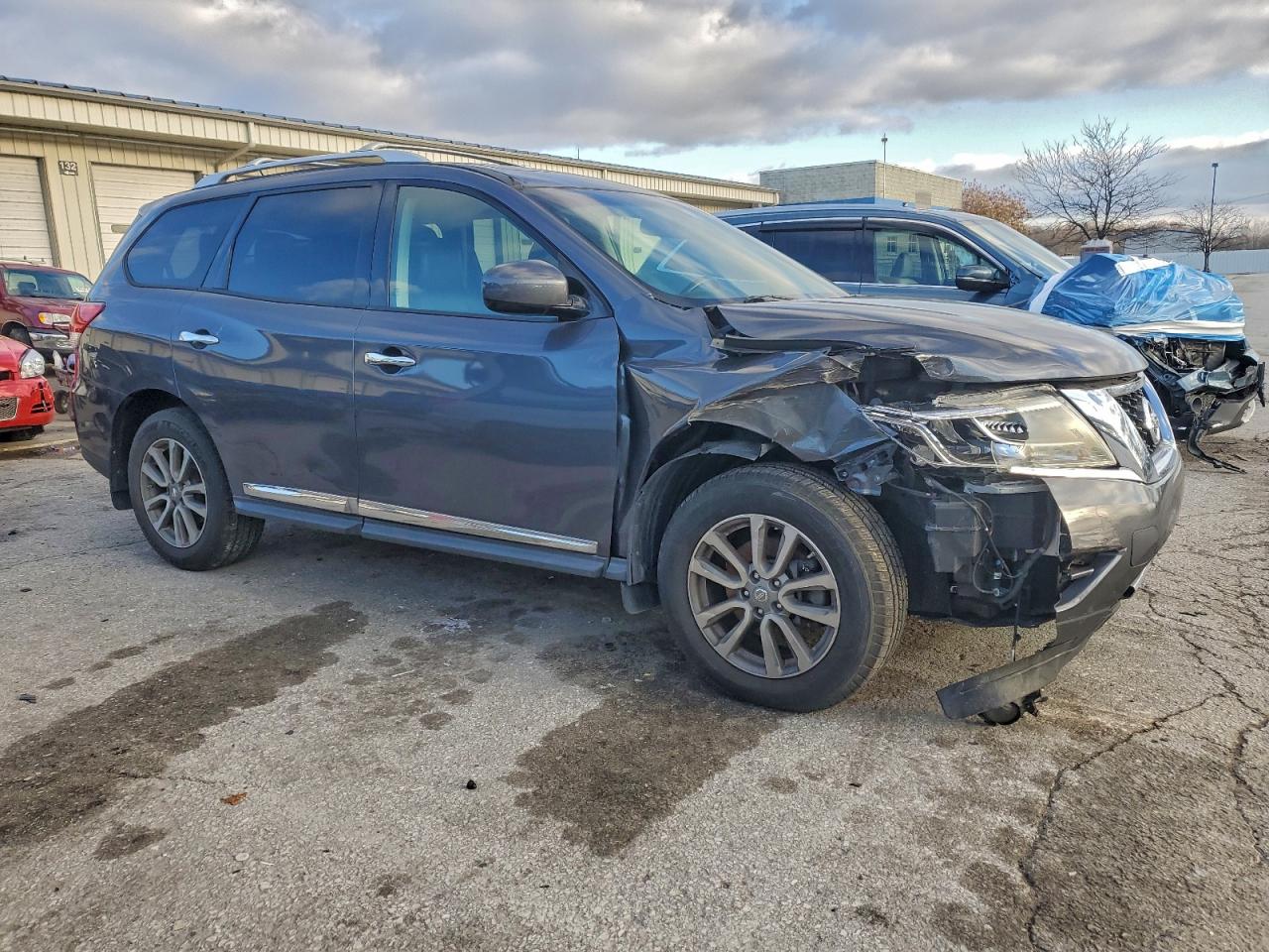 Nissan Pathfinder S Image 12