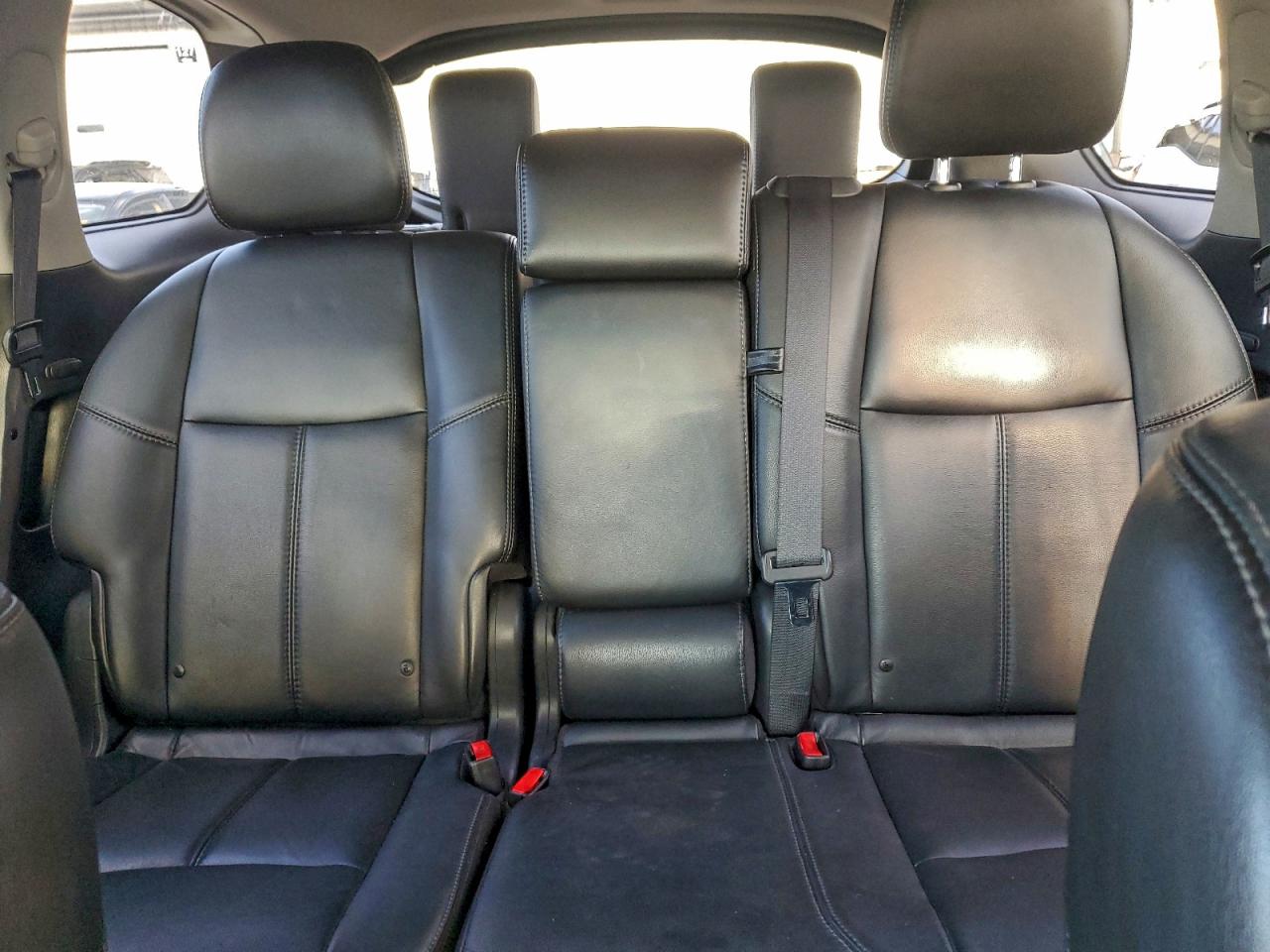 Nissan Pathfinder S Image 5