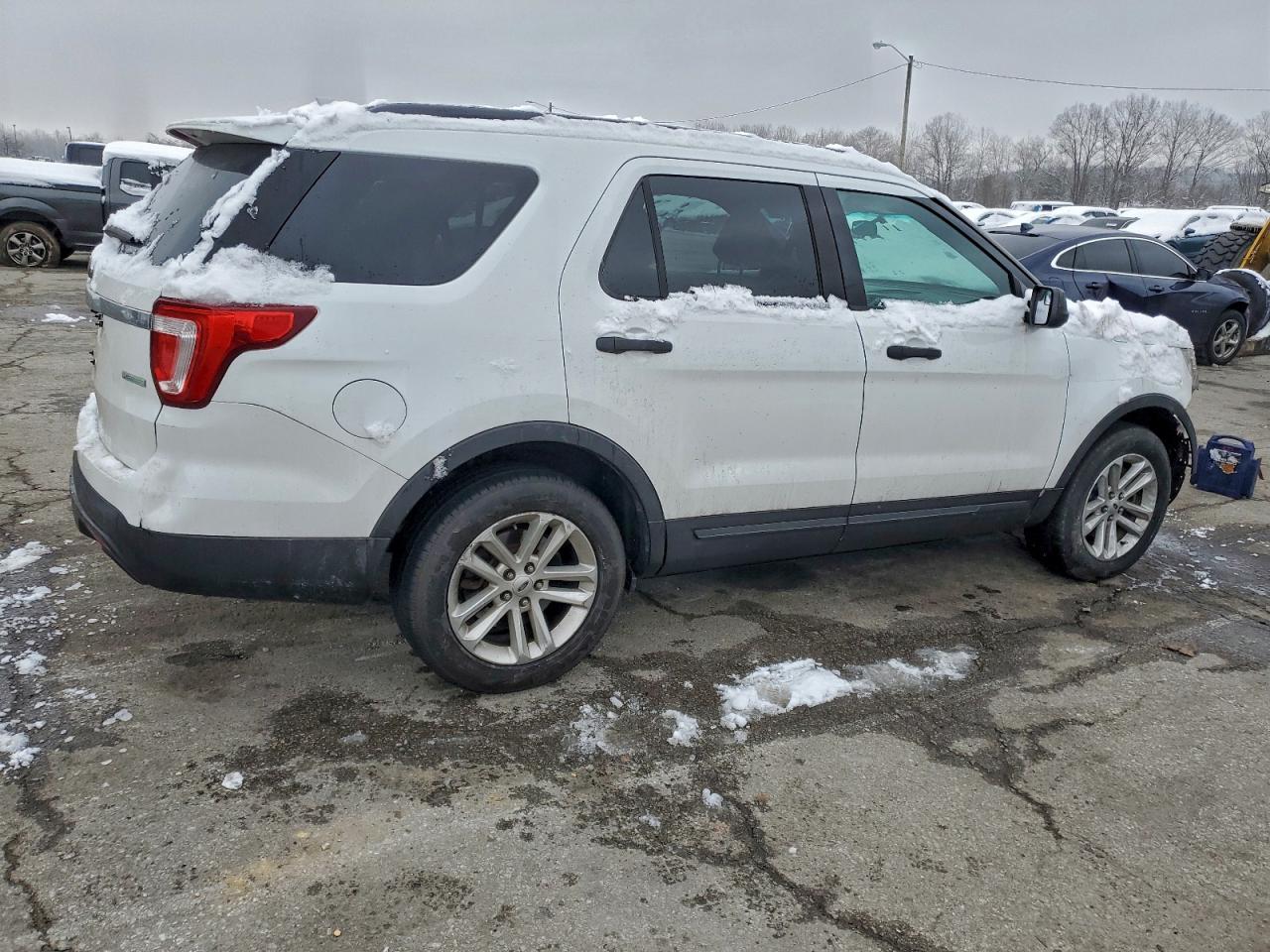 Ford Explorer Image 2