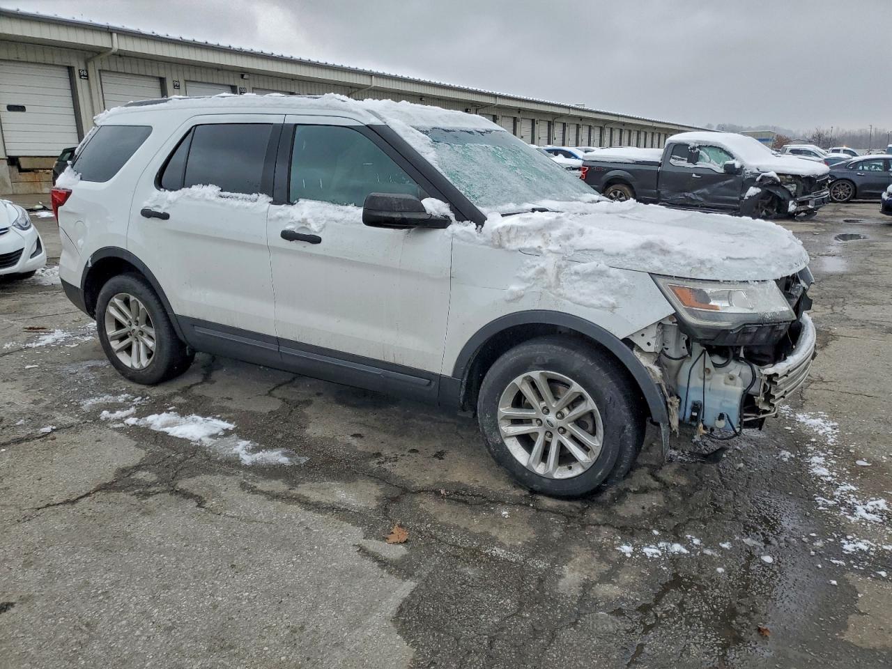 Ford Explorer Image 12