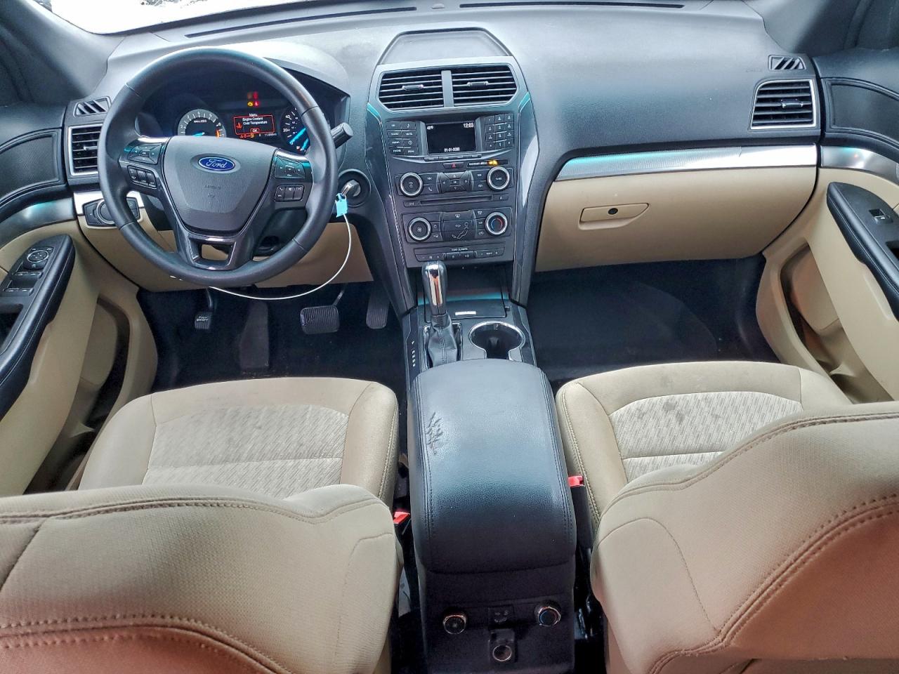 Ford Explorer Image 3