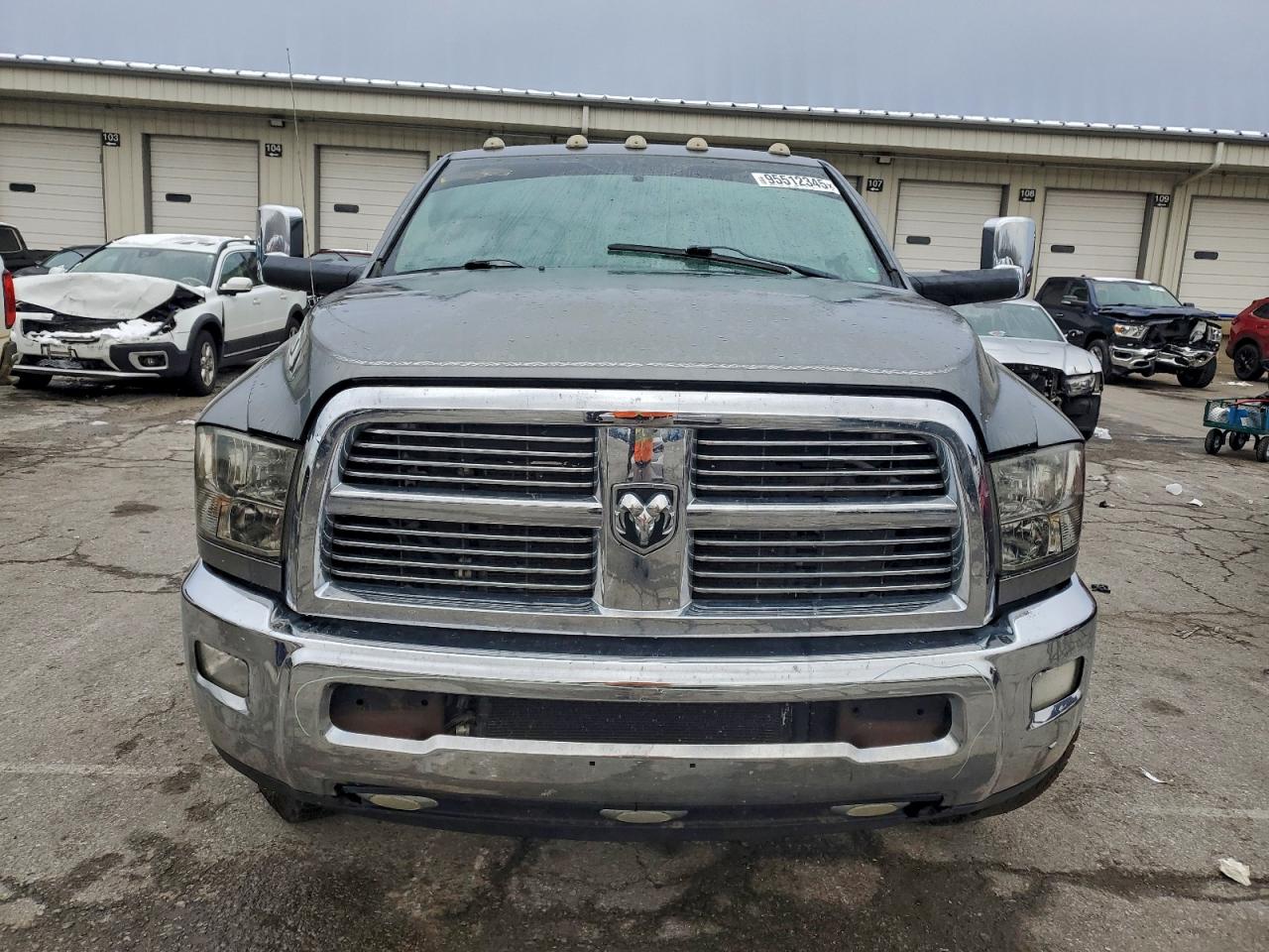 Dodge Ram 2500 Laramie Image 2