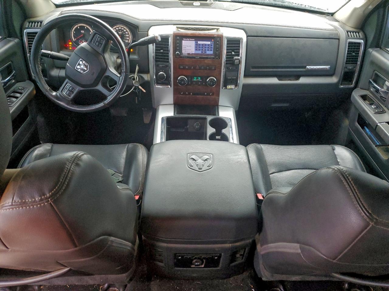 Dodge Ram 2500 Laramie Image 3