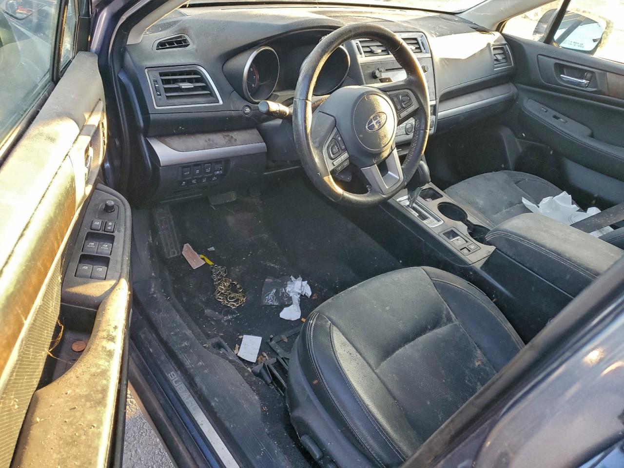 Subaru Outback 2.5i Limited Image 11