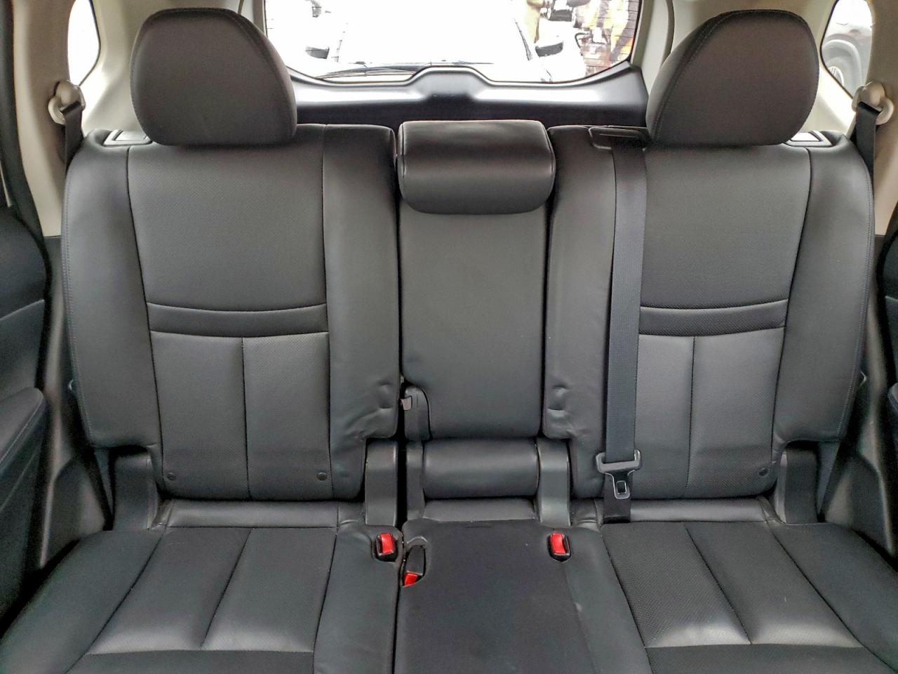 Nissan Rogue S Image 7