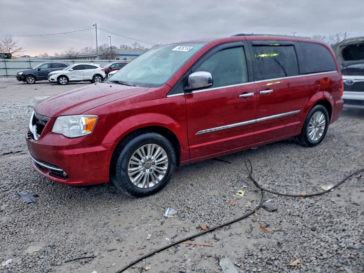 Chrysler Minivan Touring L Image 1