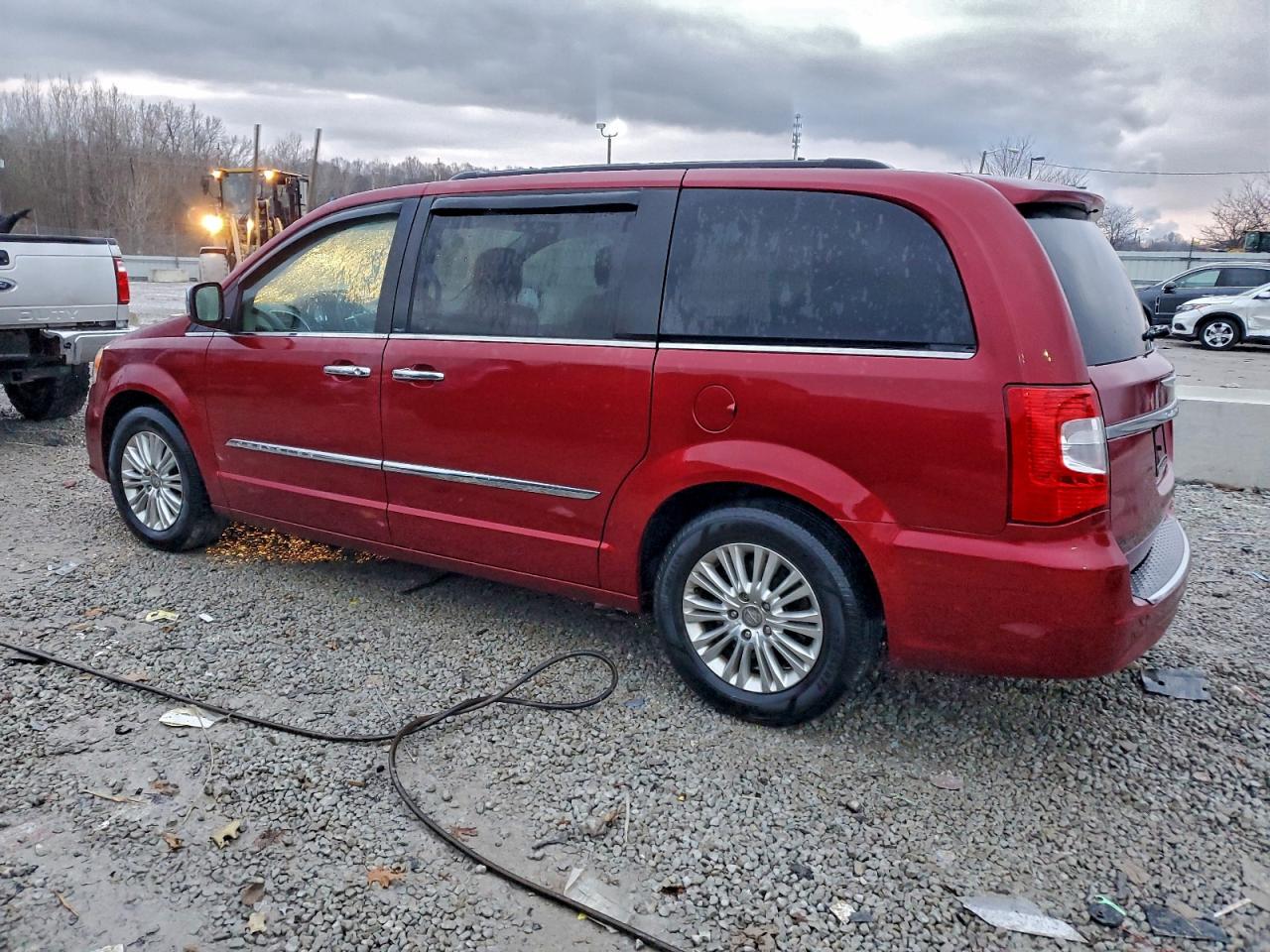 Chrysler Minivan Touring L Image 9