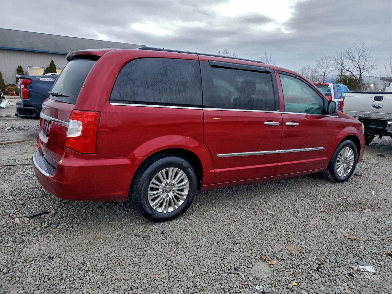 Chrysler Minivan Touring L Image 3