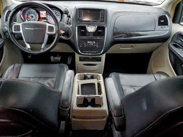 Chrysler Minivan Touring L Image 11