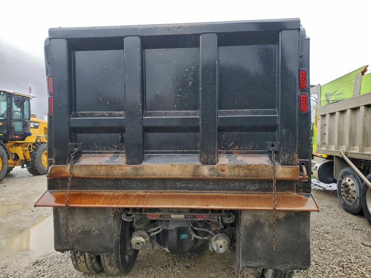 Peterbilt 348 Image 8